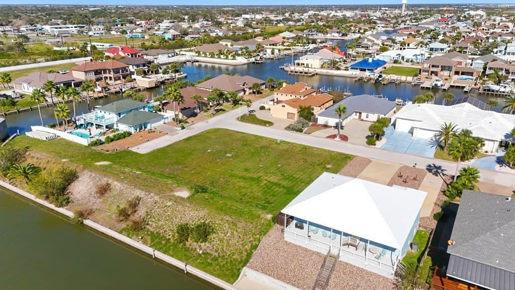 0.25 acres in San Patricio County - photo 9