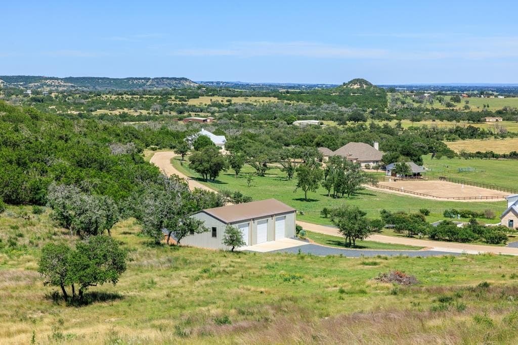 3.25 acres in Gillespie County