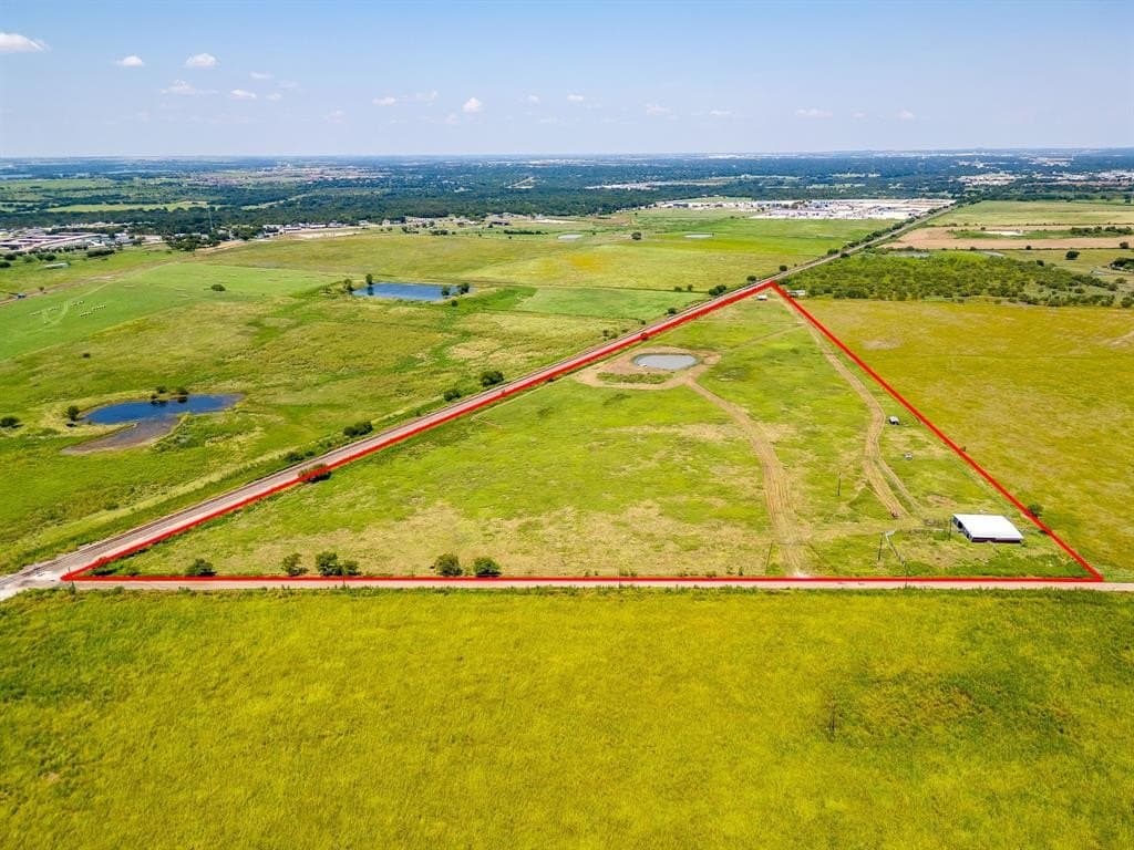 21.97 acres in Johnson County