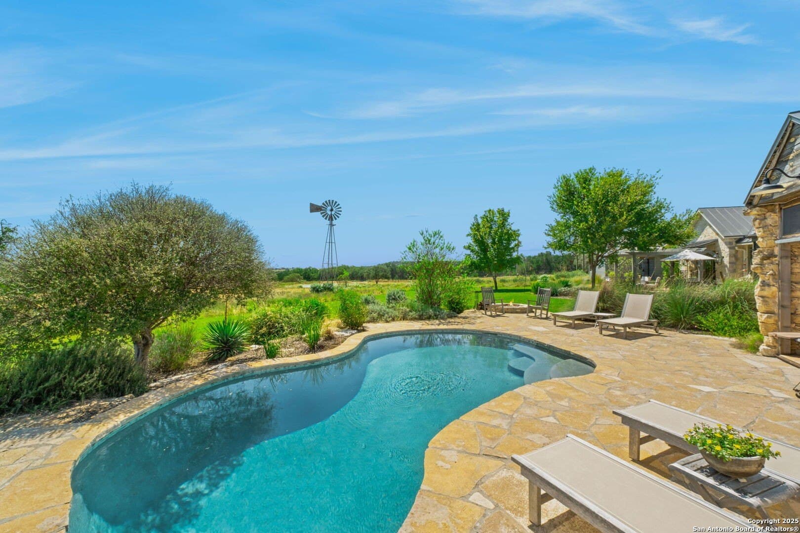 25 acres in Gillespie County