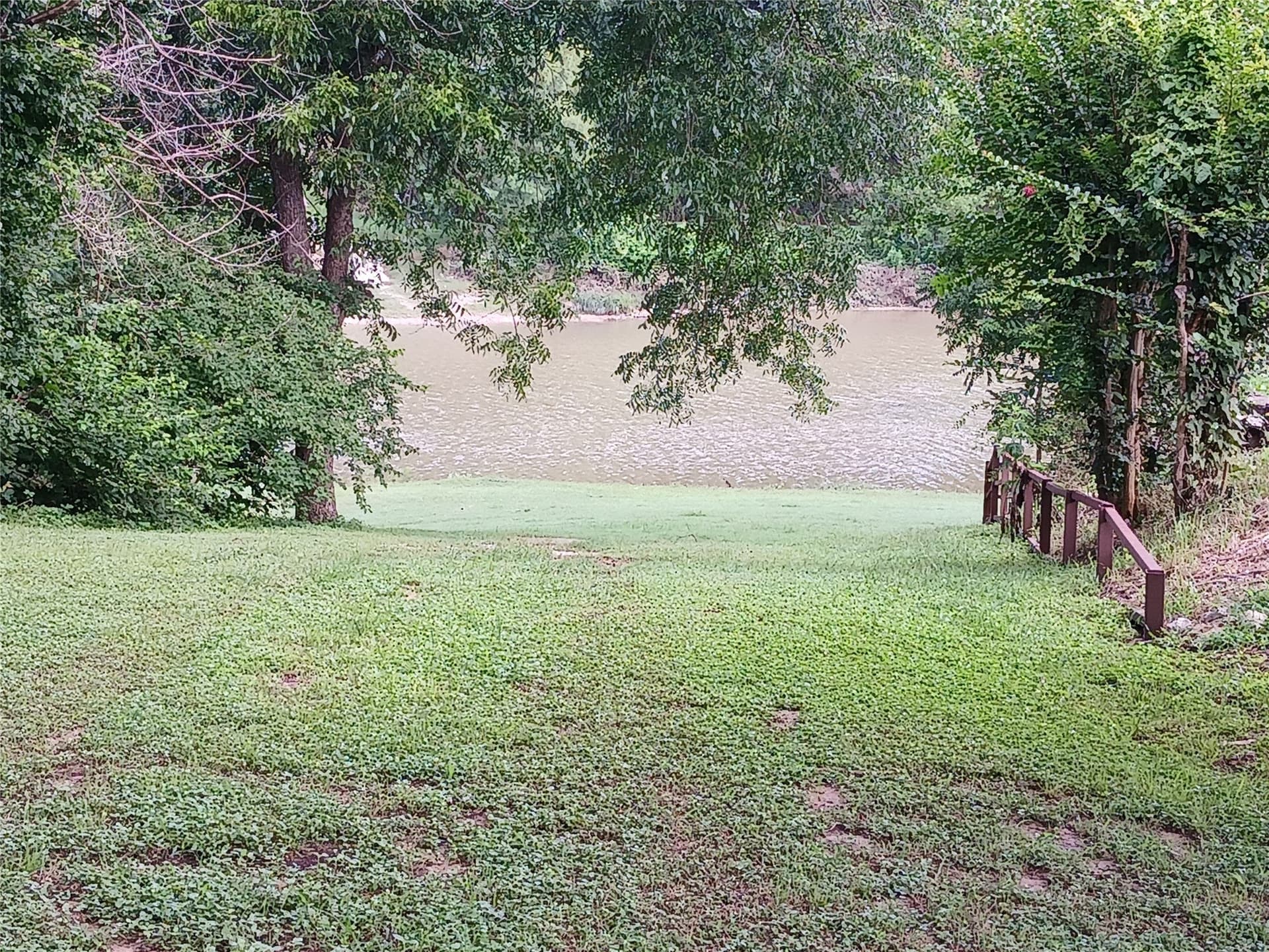 0.6 acres in Hill County