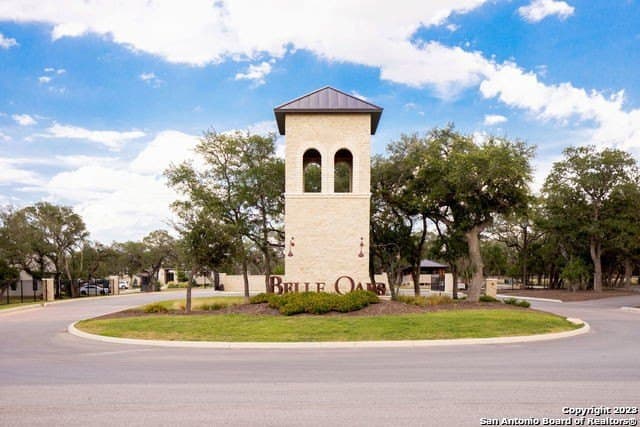 1.02 acres in Comal County gallery image 3