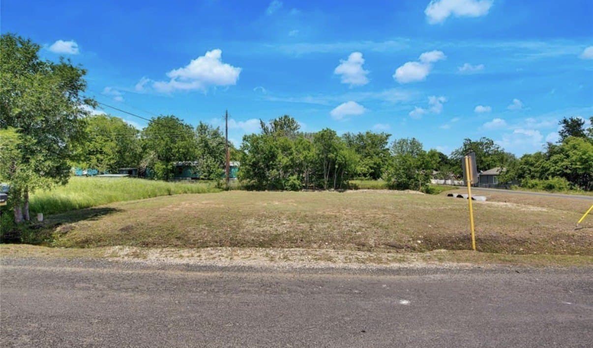 0.21 acres in Travis County gallery image 3