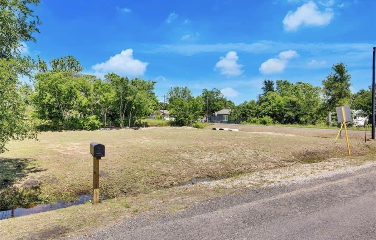 0.21 acres in Travis County gallery image 4