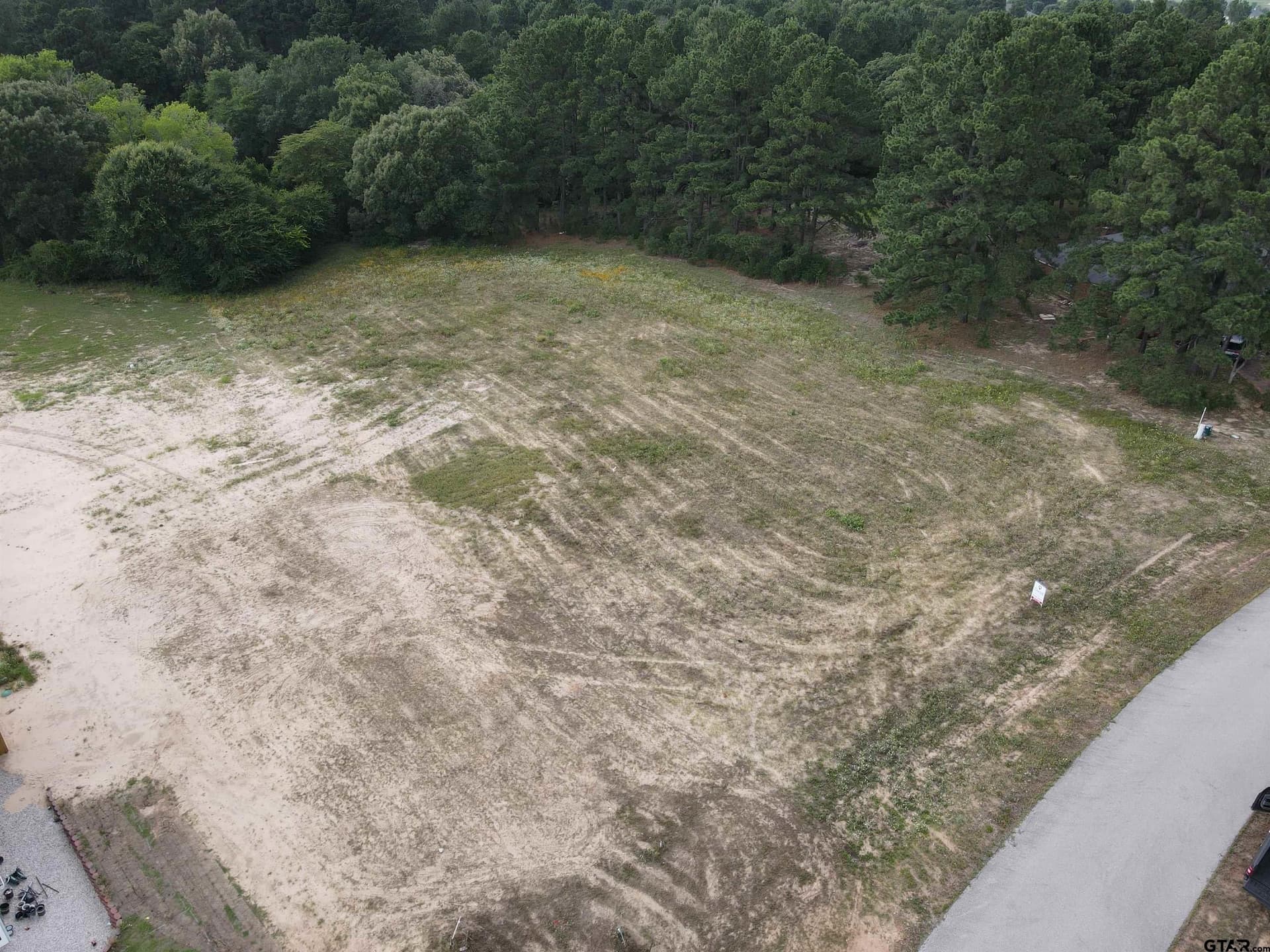 1.49 acres in Henderson County gallery image 2