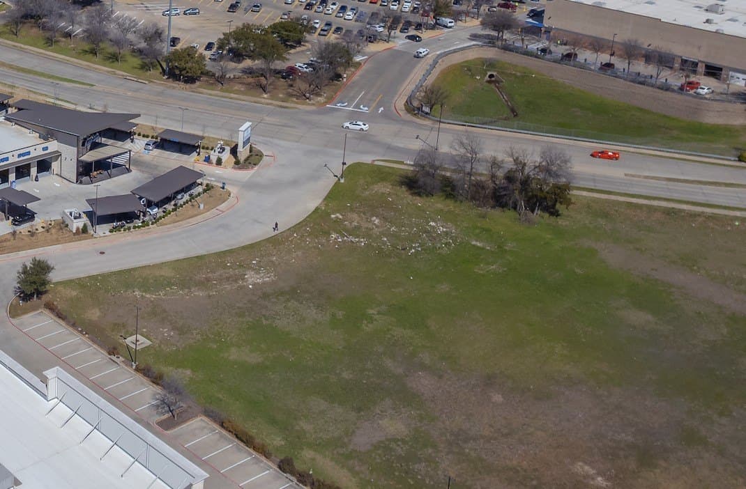 2.67 acres in Dallas County gallery image 4