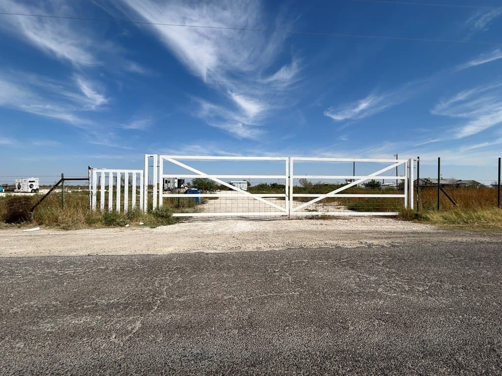 9 acres in Pecos County featured view