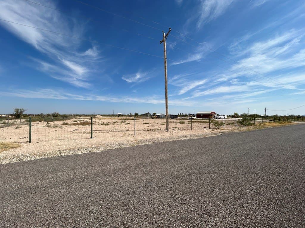 9 acres in Pecos County gallery image 2