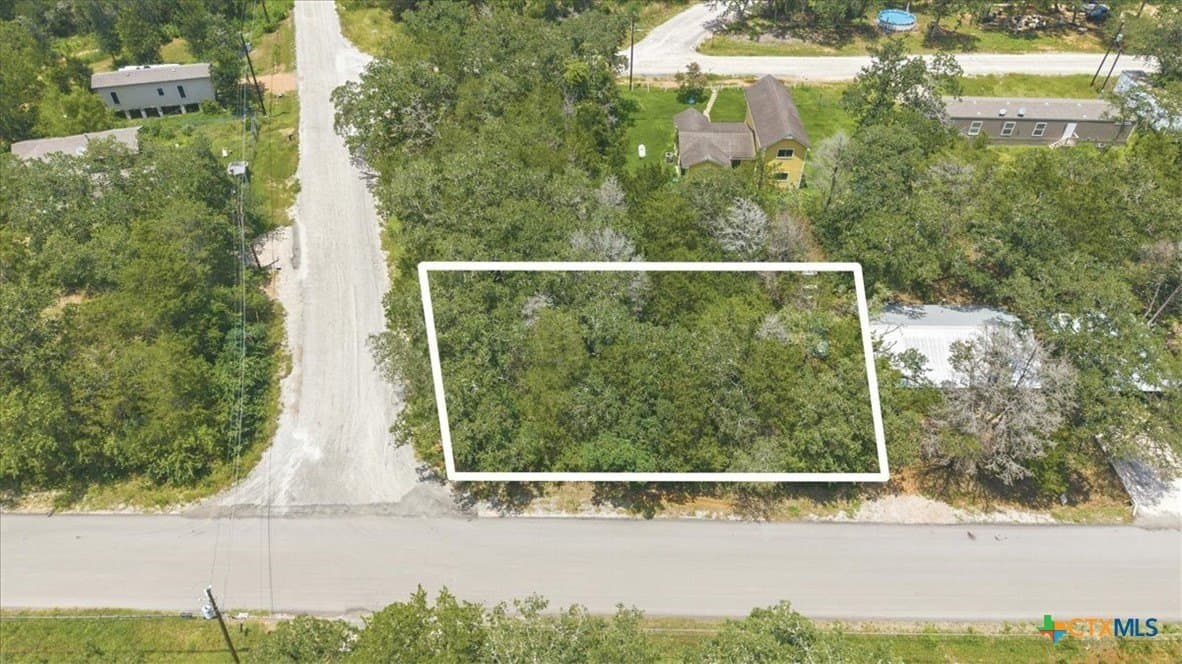 0.16 acres in Bastrop County gallery image 2