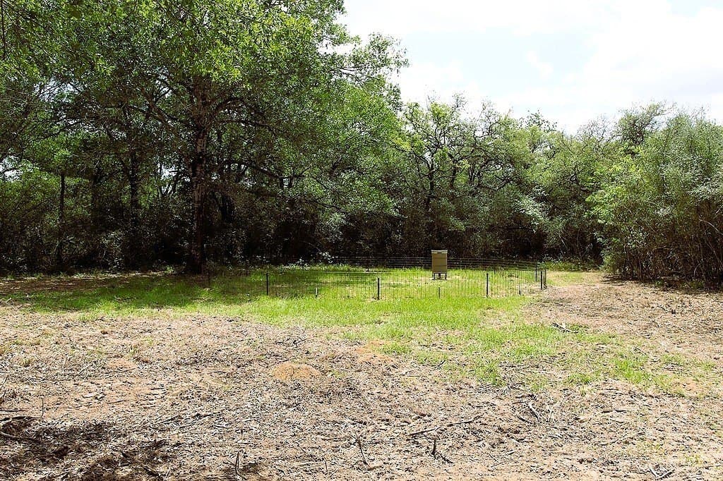 22.86 acres in Colorado County - photo 11
