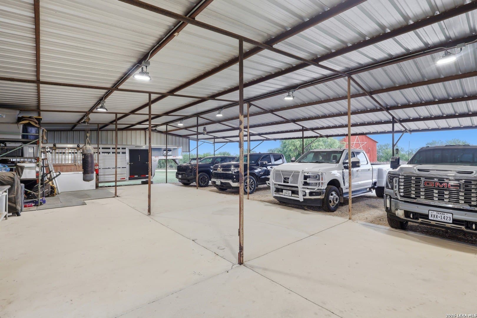 8 acres in Guadalupe County gallery image 4