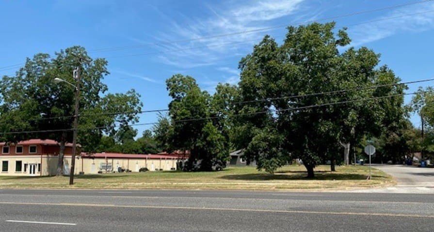 0.41 acres in Henderson County gallery image 3