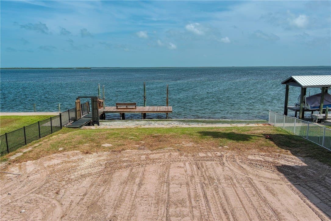 0.18 acres in Aransas County - photo 2