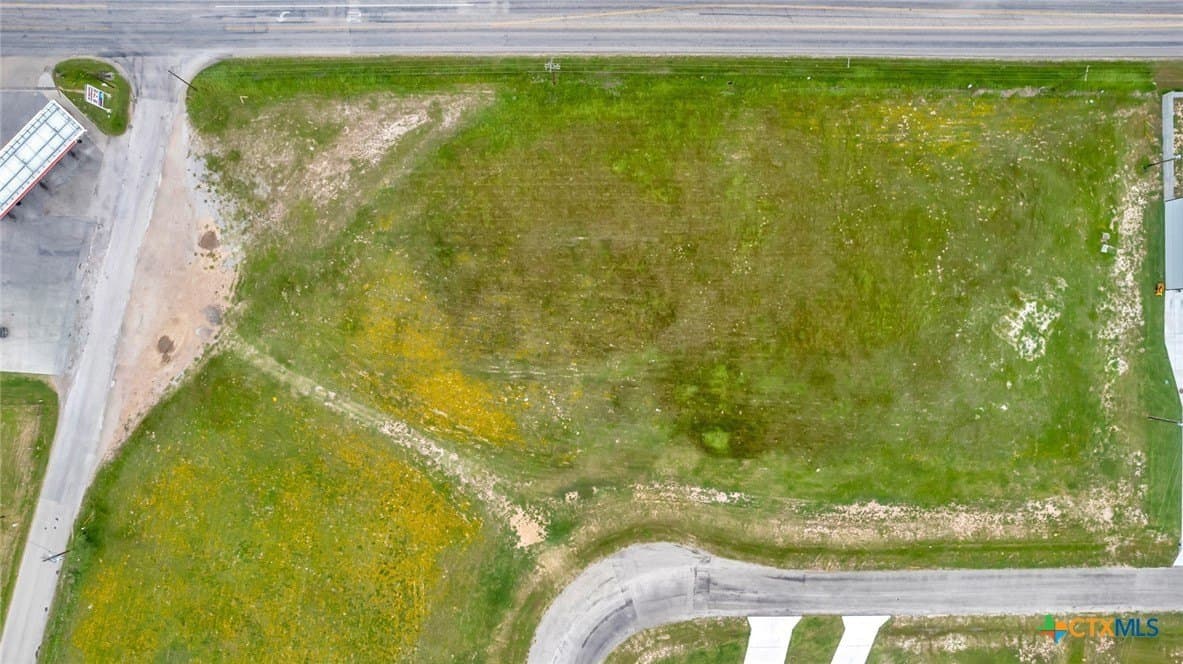 1.09 acres in Victoria County - photo 5