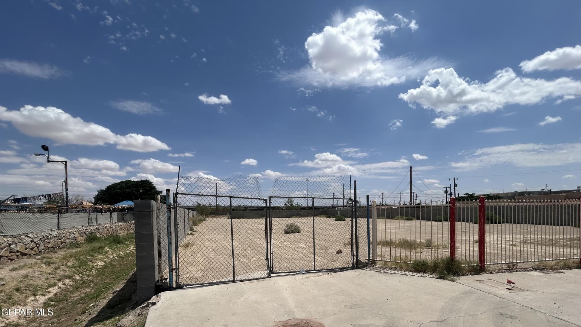 0.91 acres in El Paso County gallery image 4