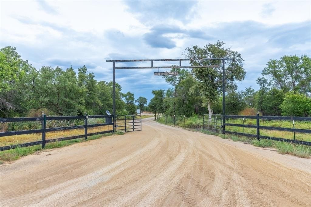 32 acres in Jones County gallery image 4