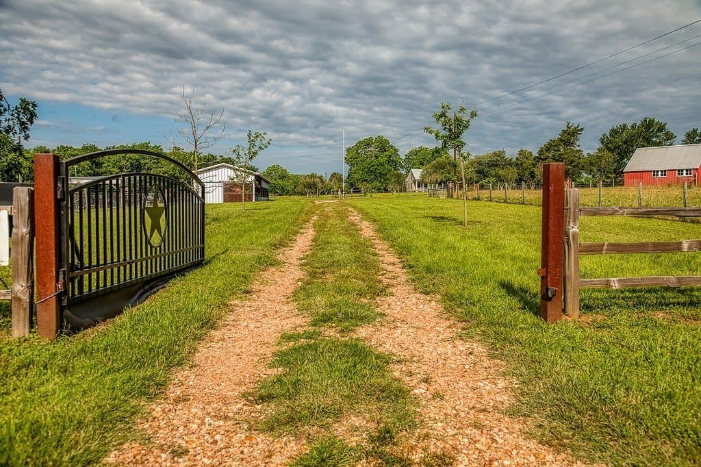 6.99 acres in Washington County gallery image 3