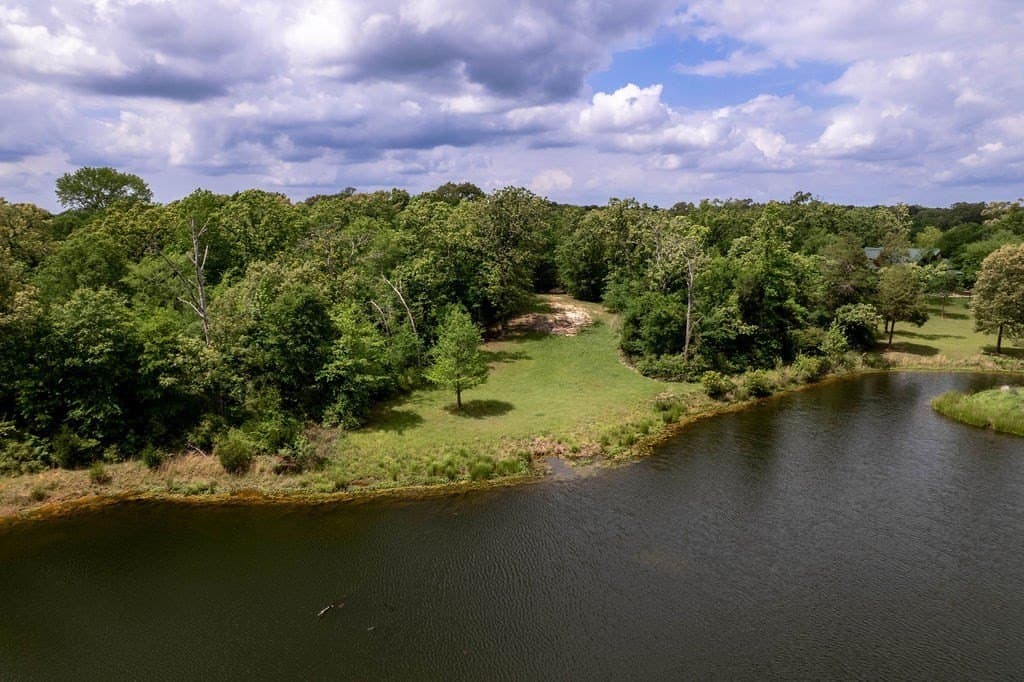 0.75 acres in ANDERSON County - photo 11