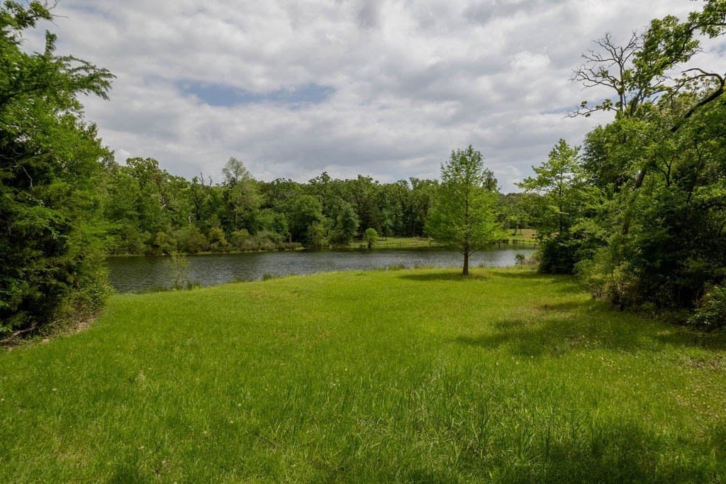 0.75 acres in ANDERSON County - photo 12