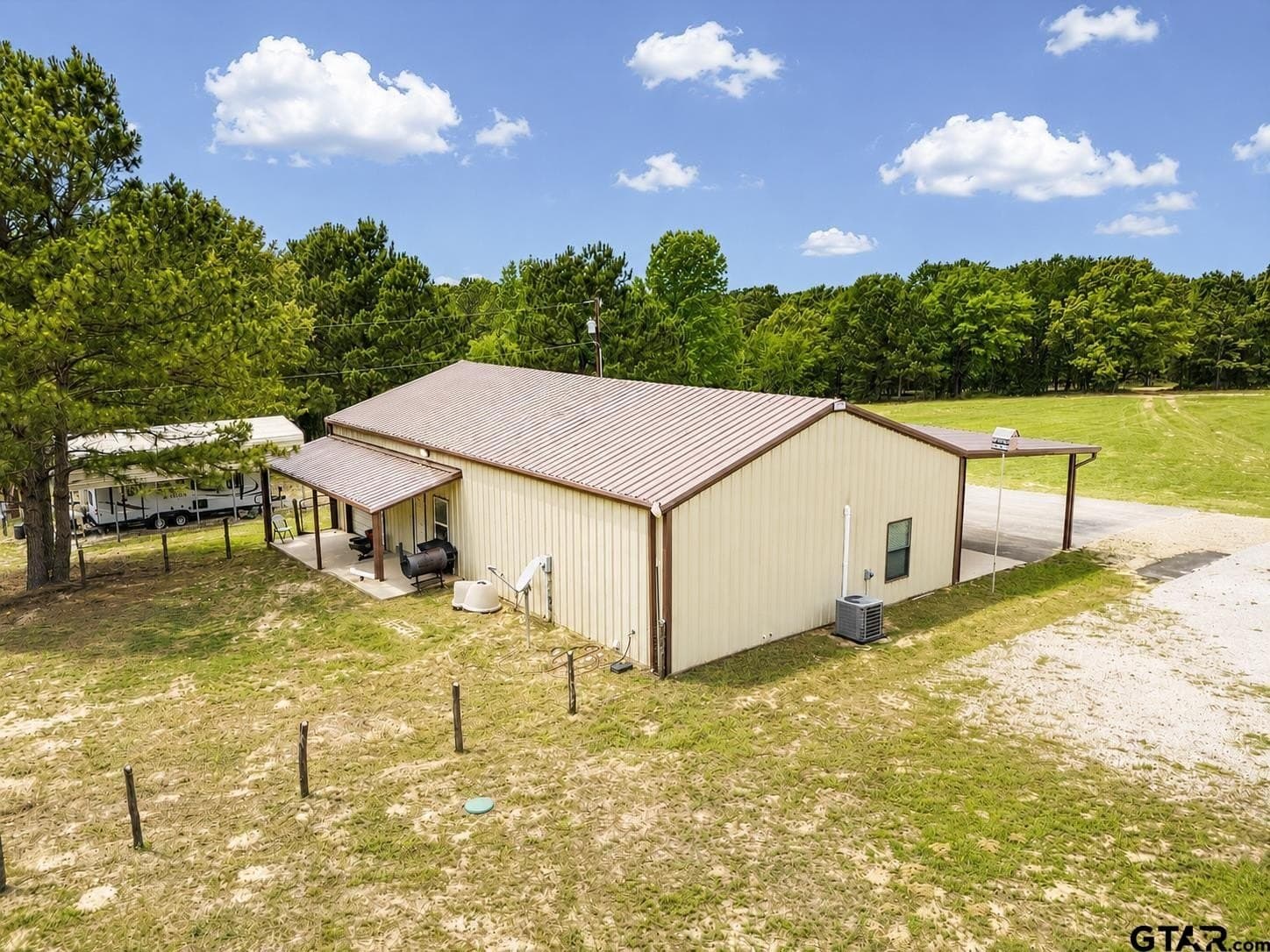 40.65 acres in Smith County - photo 2
