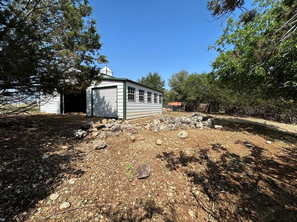 3.35 acres in Bandera County gallery image 3