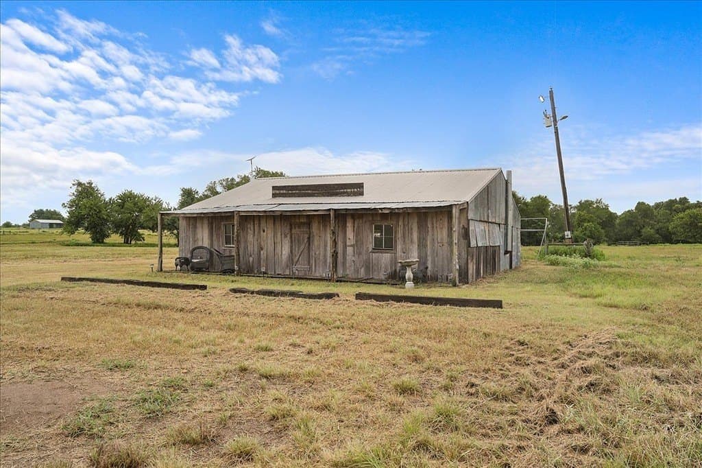 11 acres in Lee County gallery image 2