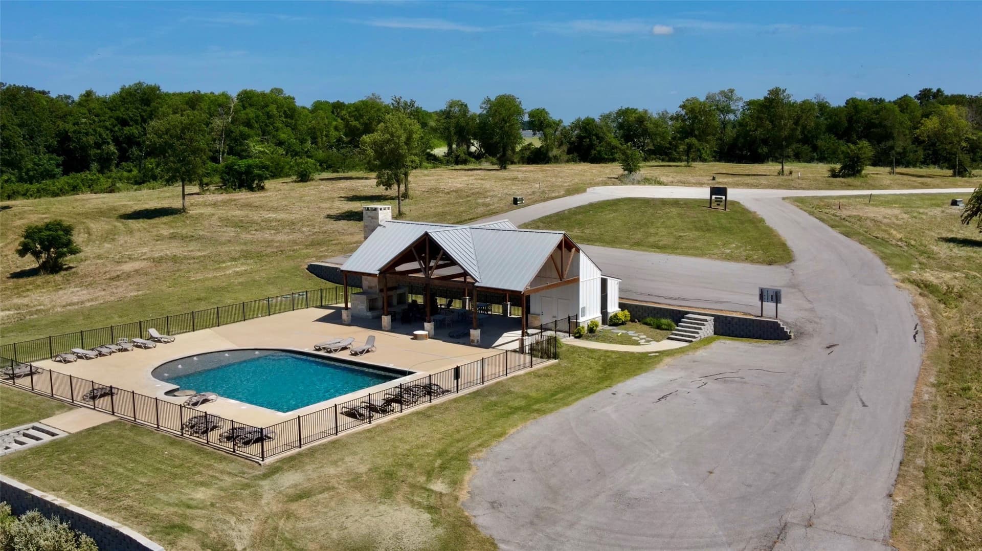1.16 acres in Navarro County - photo 6