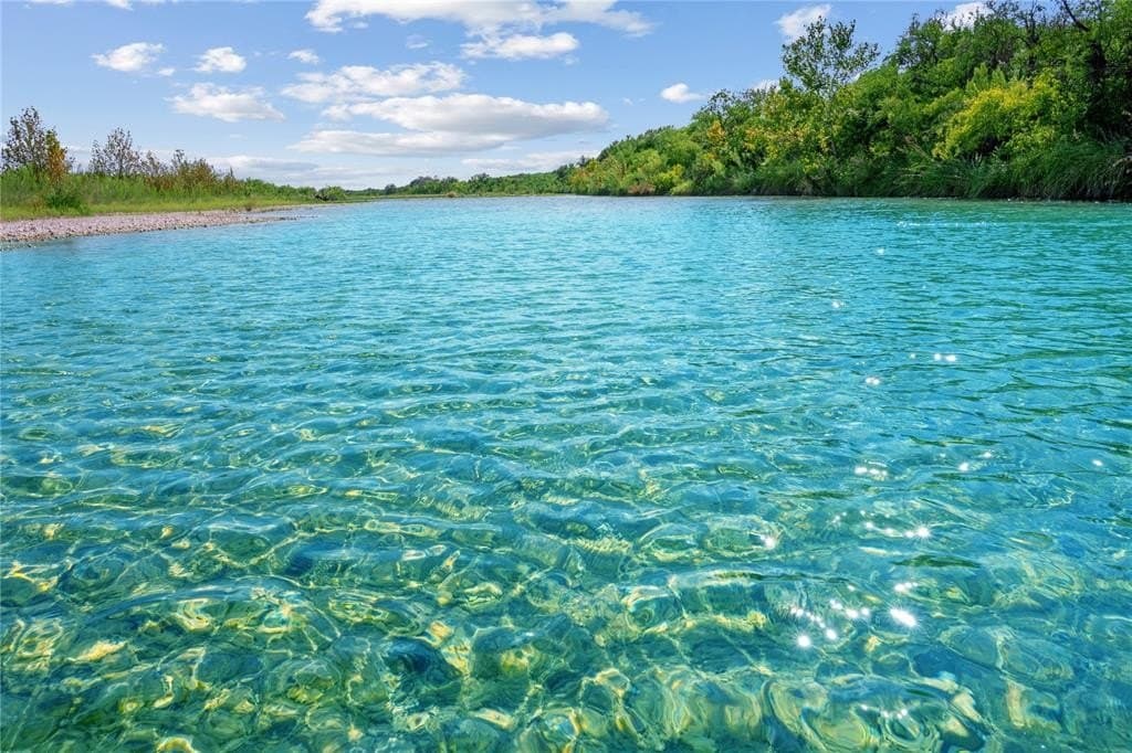 7,532 acres in Uvalde County