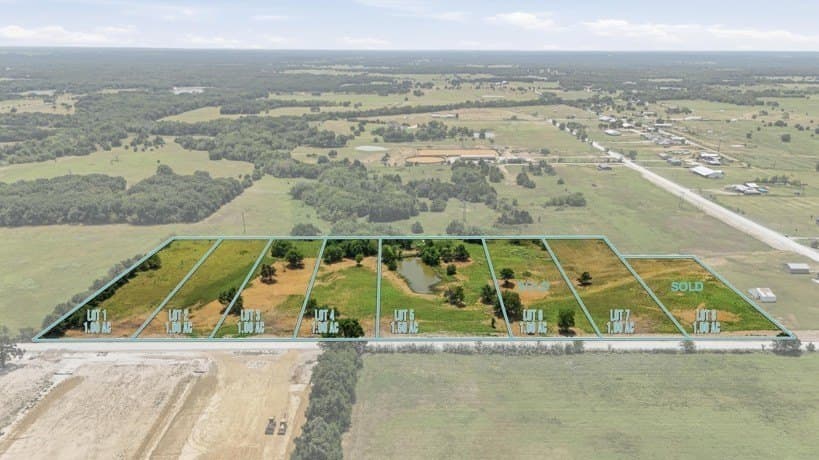 1.5 acres in Cooke County - photo 2