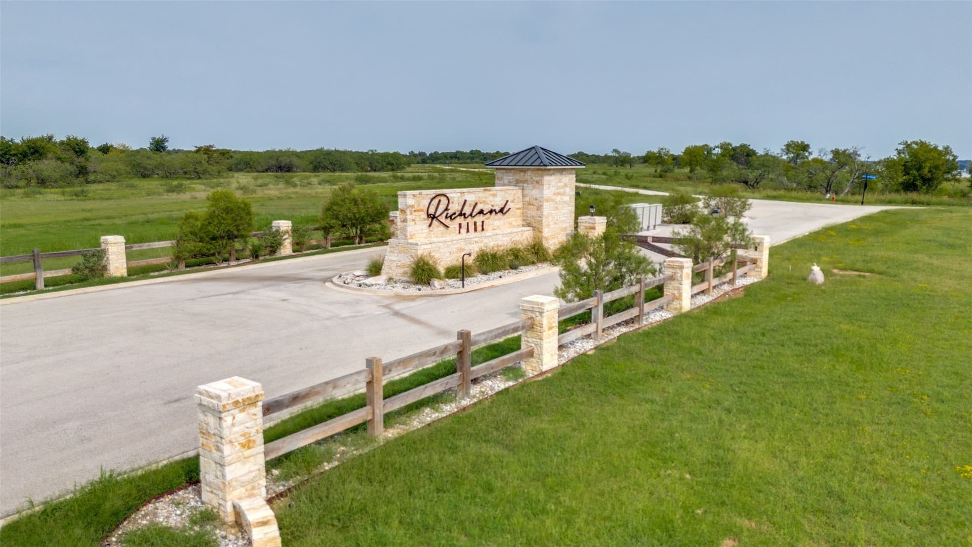 1.67 acres in Navarro County - photo 3
