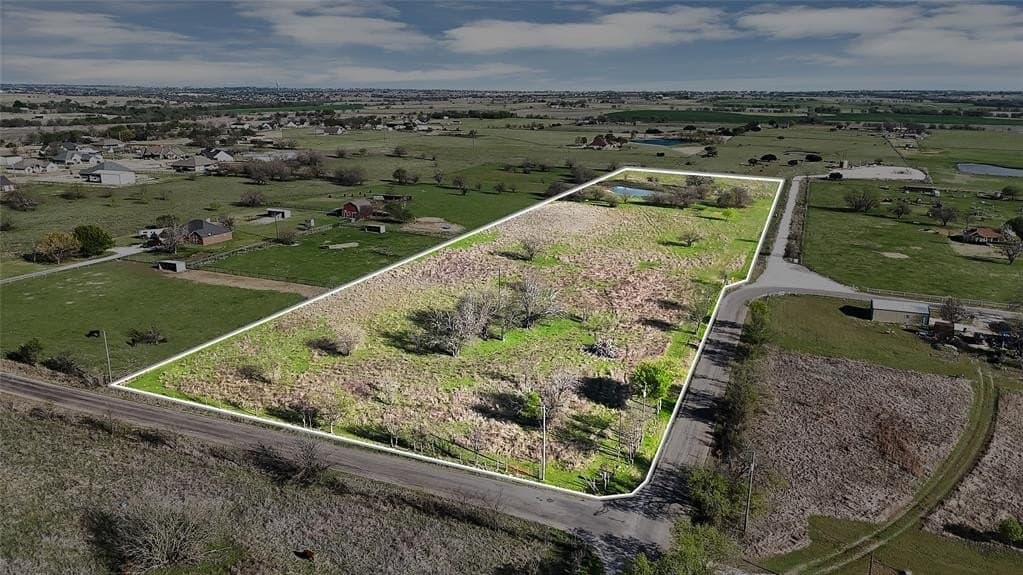 9.44 acres in Johnson County