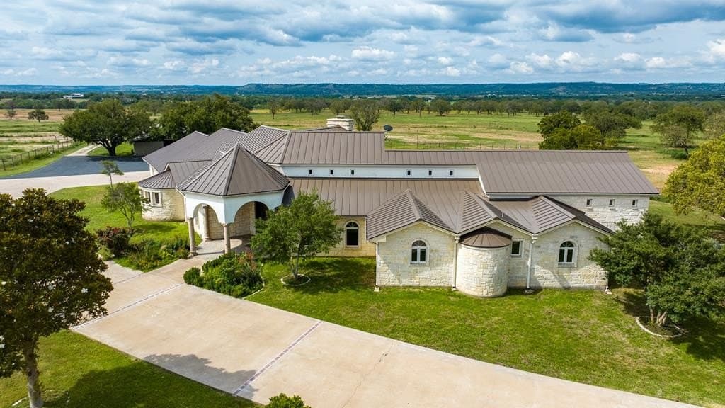 105 acres in Gillespie County gallery image 2