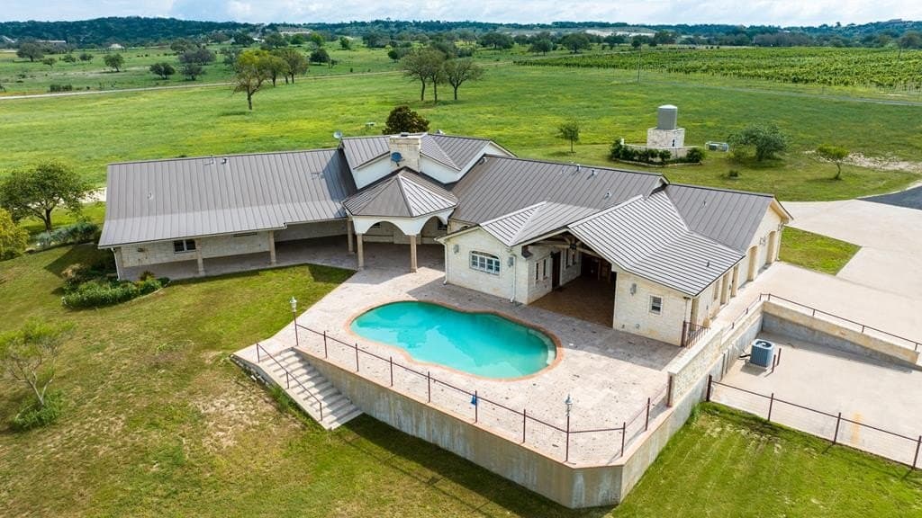 105 acres in Gillespie County gallery image 3