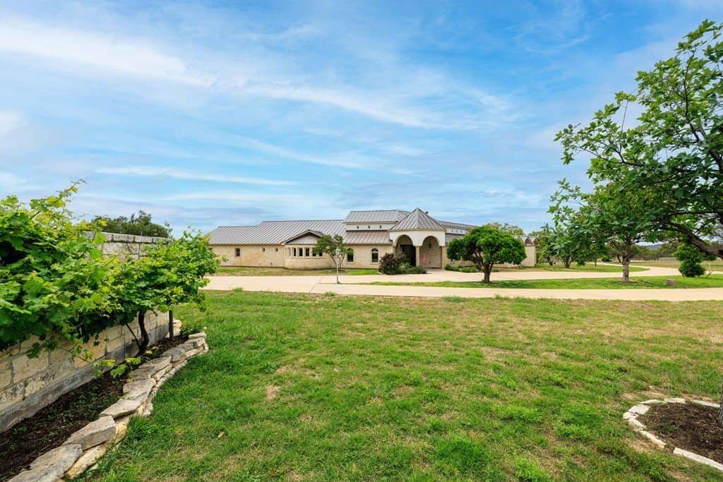 105 acres in Gillespie County gallery image 4