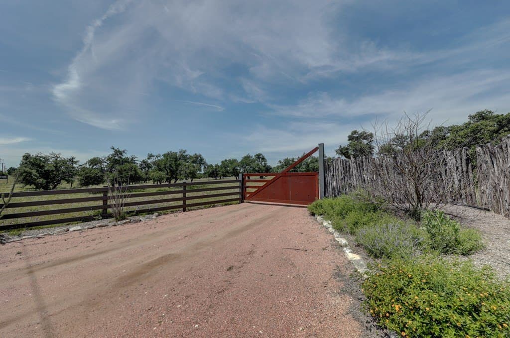 37.66 acres in Gillespie County - photo 63