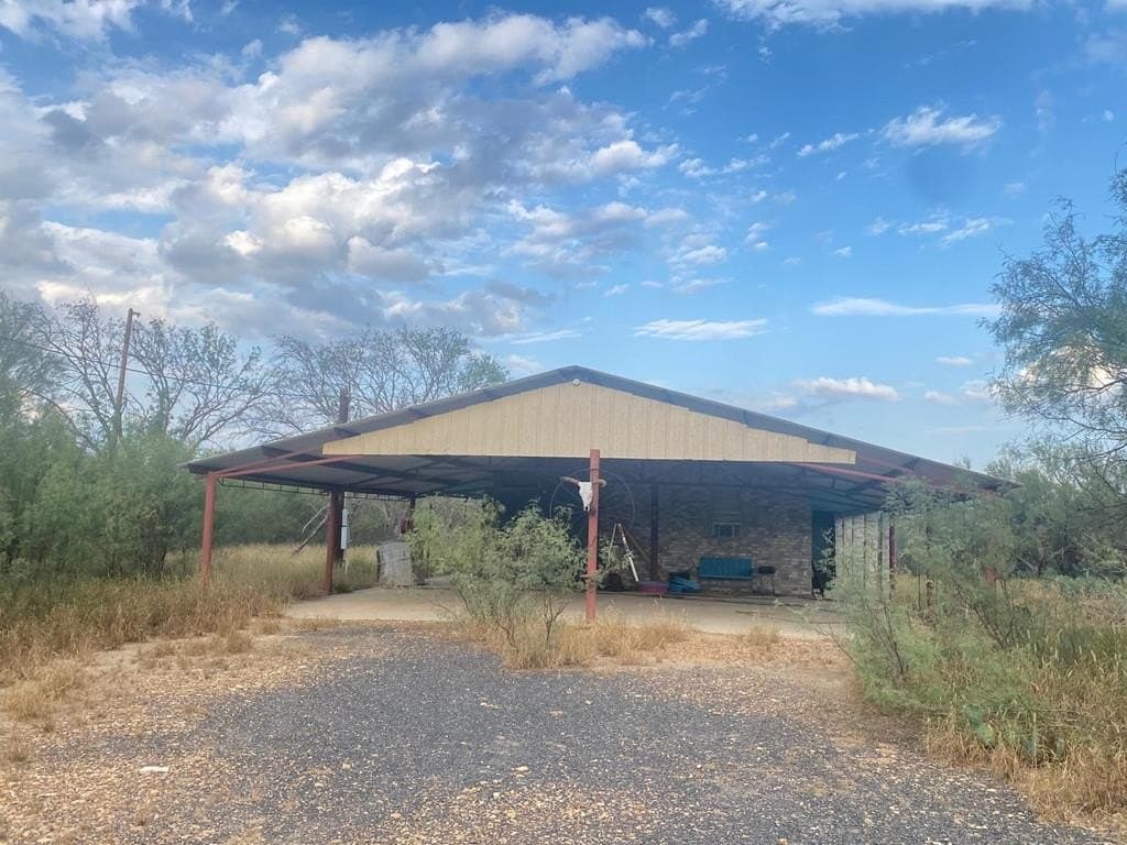 21.42 acres in Dimmit County