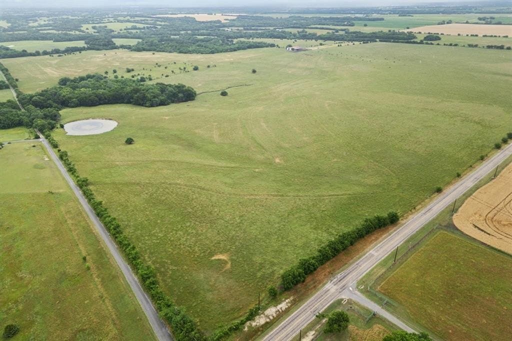 244.42 acres in Grayson County gallery image 3