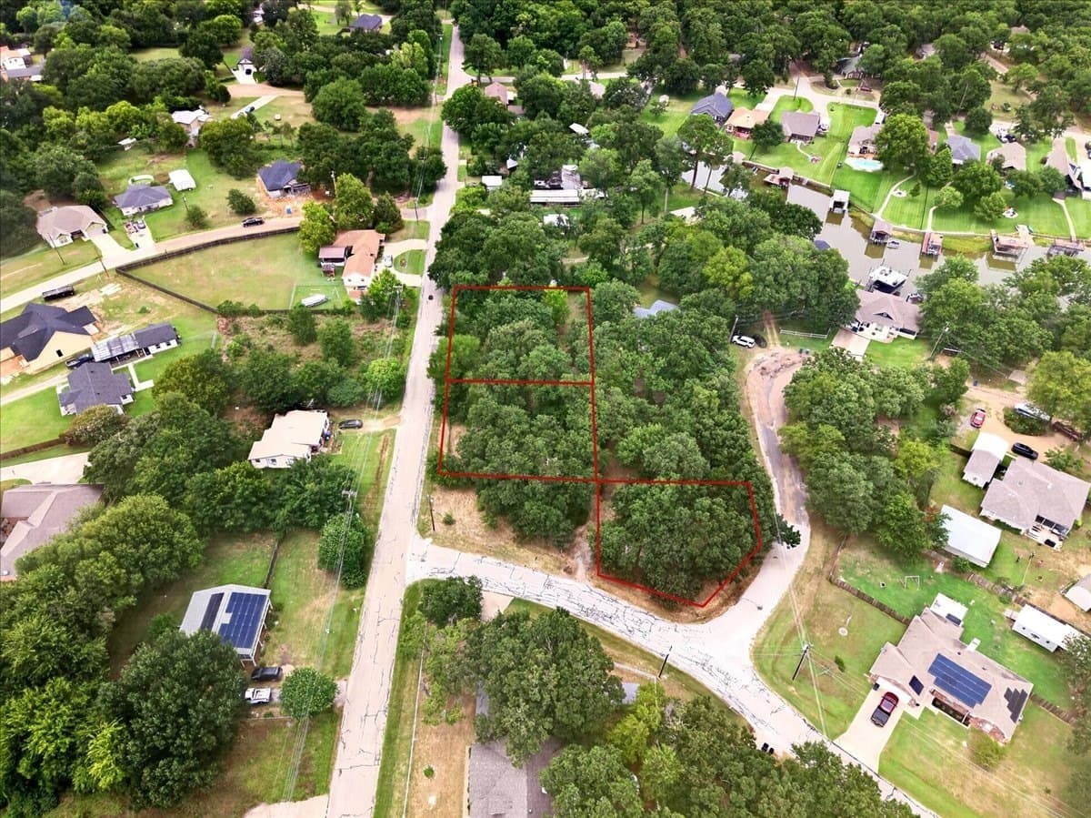 0.18 acres in Henderson County gallery image 3