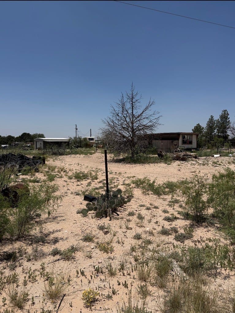 1.02 acres in Crane County gallery image 4