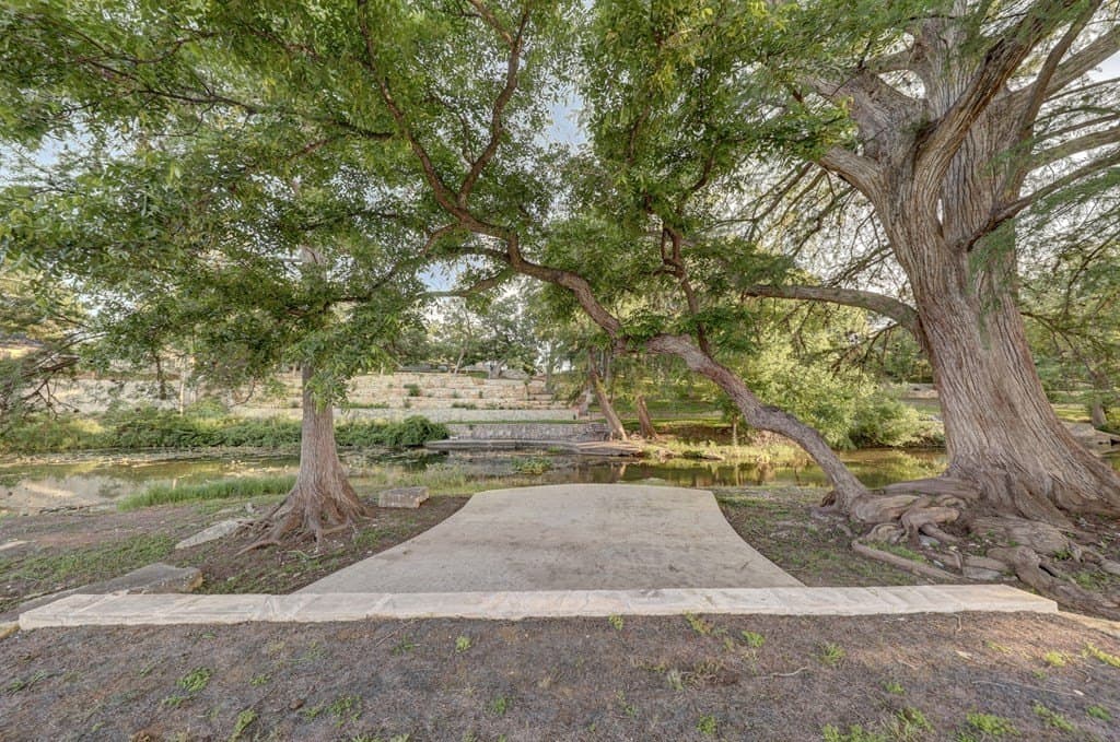 8.06 acres in Kerr County - photo 10