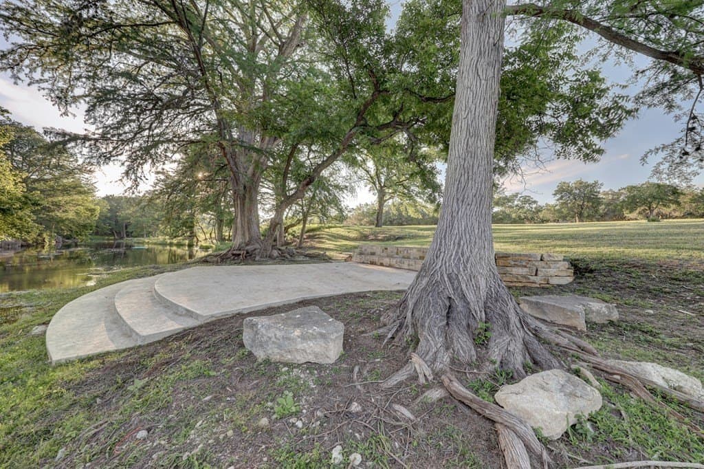 8.06 acres in Kerr County - photo 9