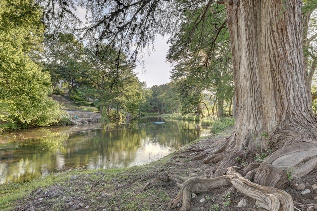 8.06 acres in Kerr County gallery image 3
