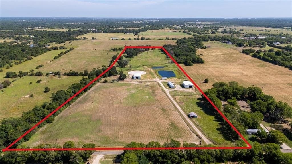 16 acres in Hunt County