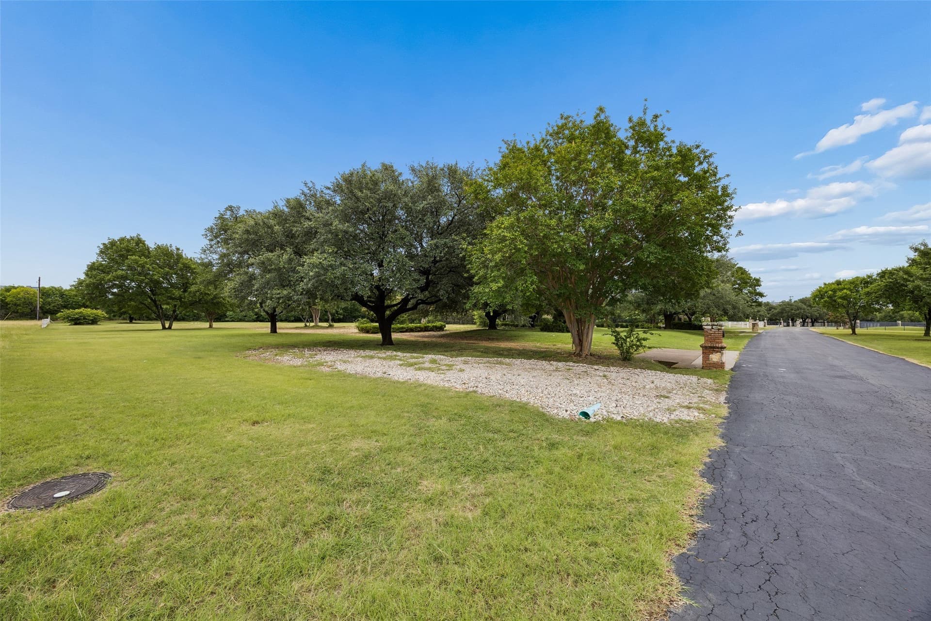 2.09 acres in Collin County gallery image 3