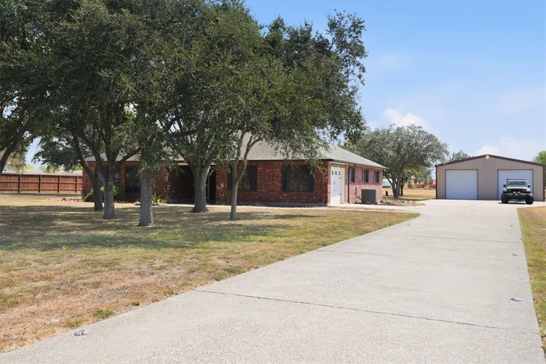 89,250 acres in Nueces County - photo 2