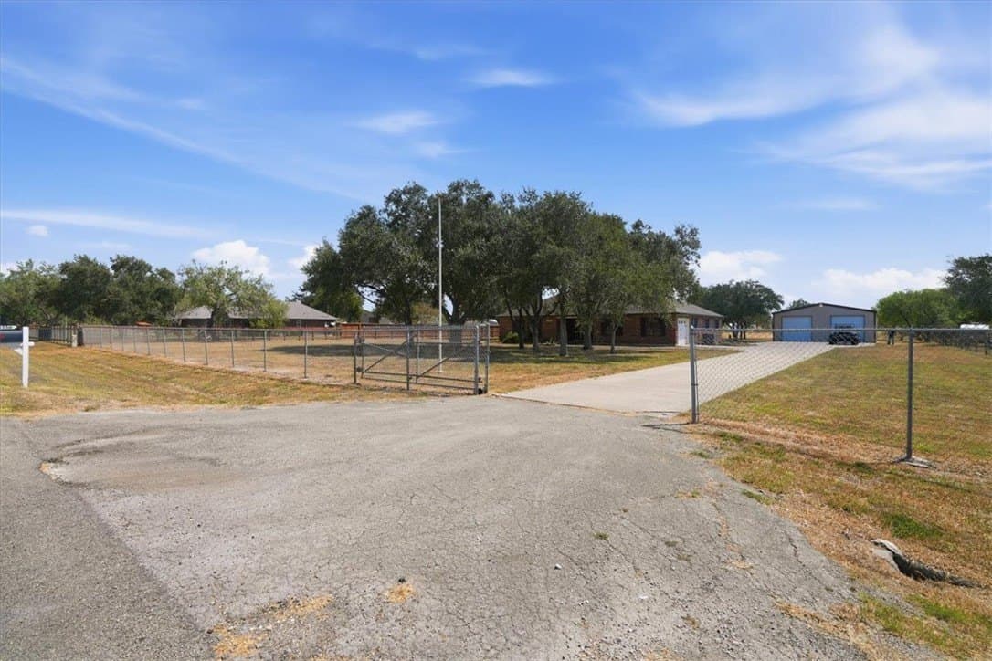 89,250 acres in Nueces County - photo 6