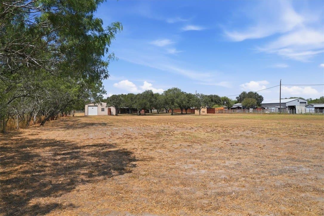 89,250 acres in Nueces County - photo 41