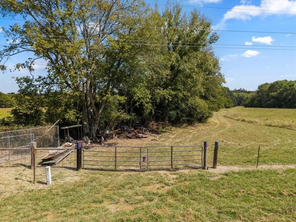 35 acres in Hunt County gallery image 2