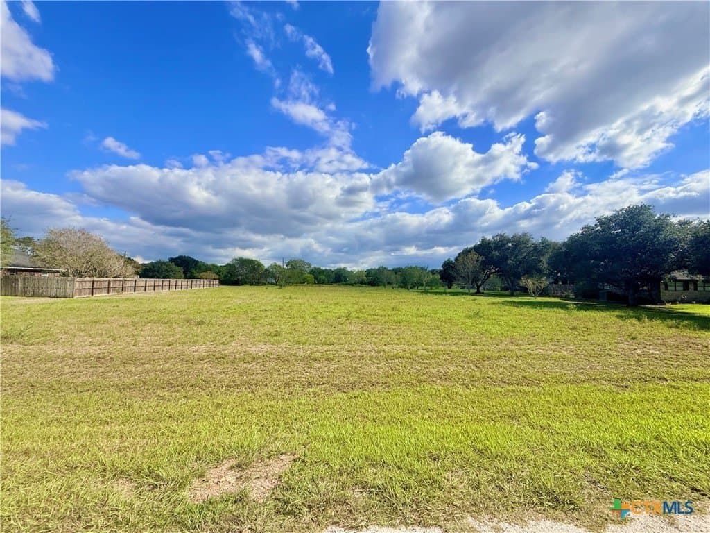 1.01 acres in Victoria County