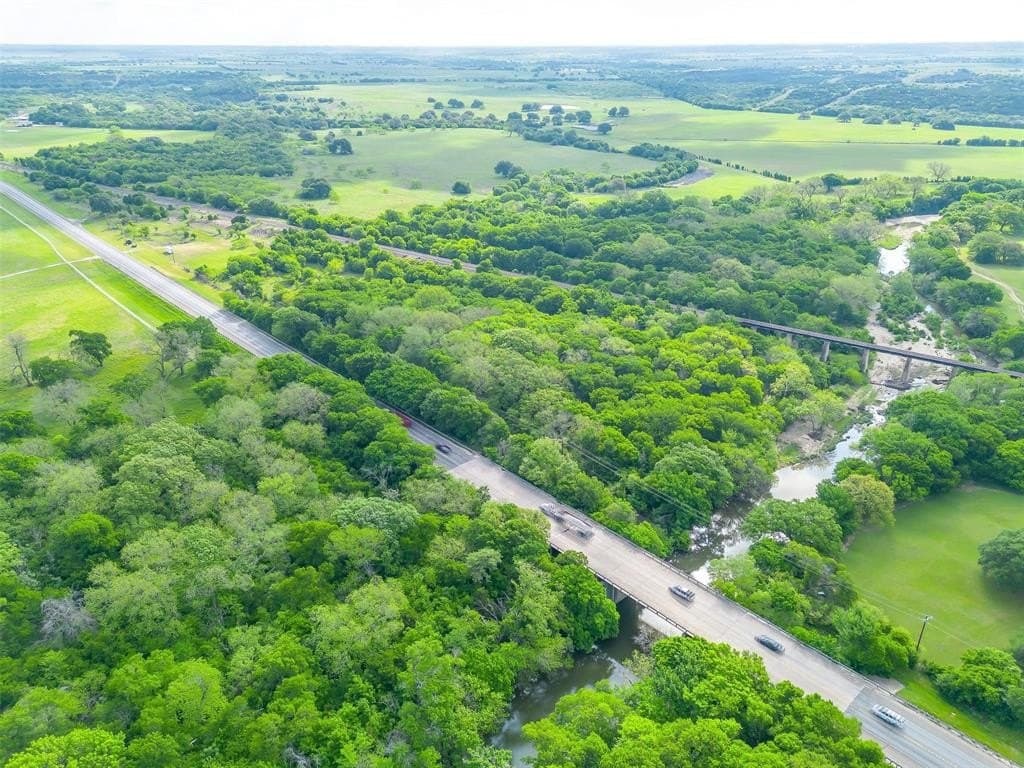 10.62 acres in Hill County gallery image 3